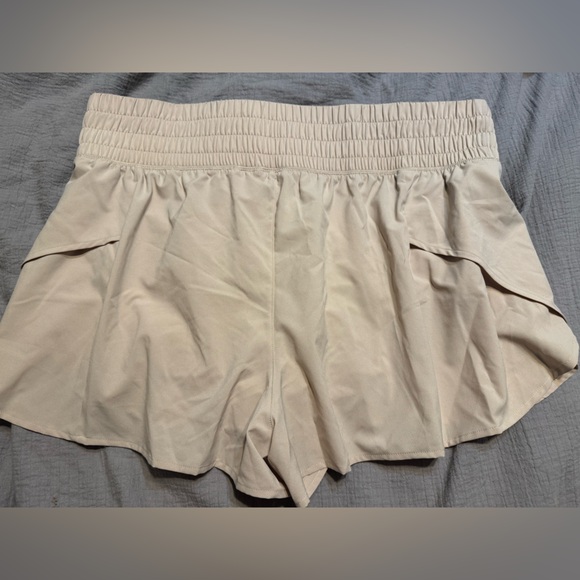 CALIA Step It Up Women's Cream Shorts - Picture 1 of 4